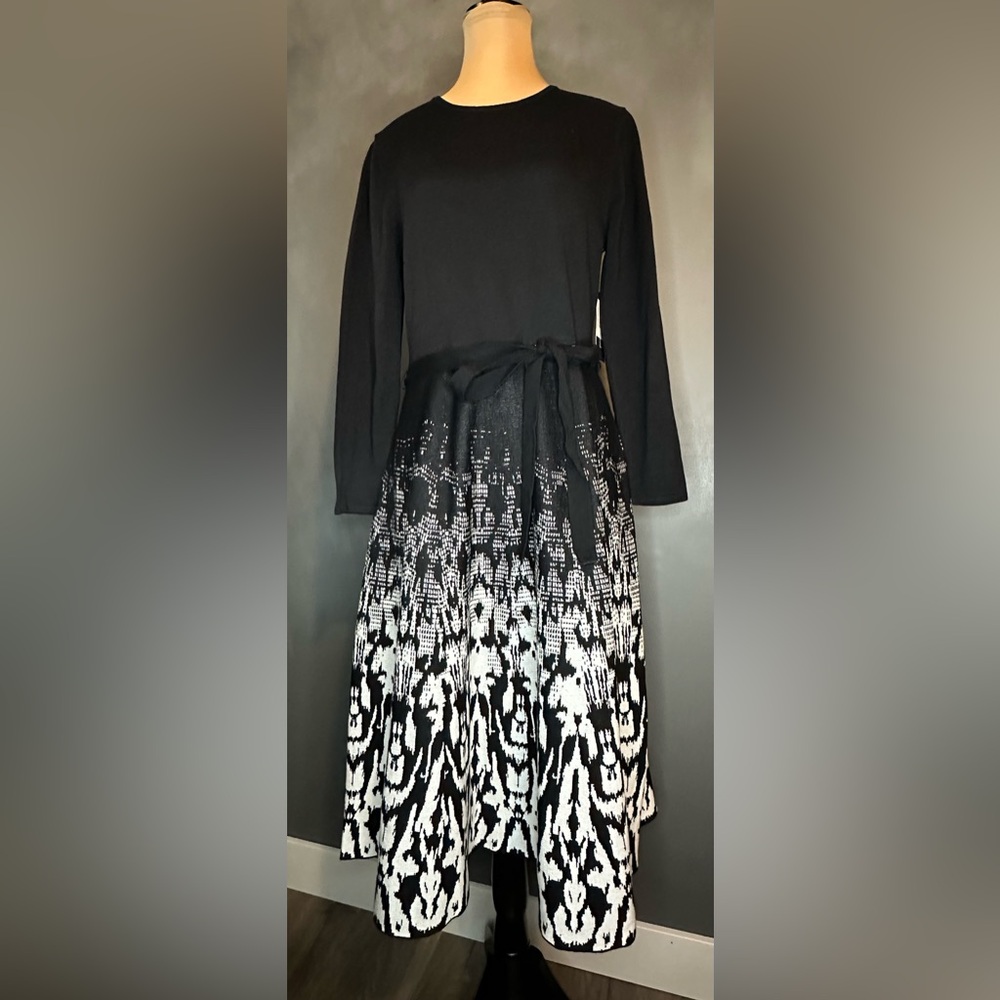 Jessica Howard Elegant Black and White Long Sleeve Dress